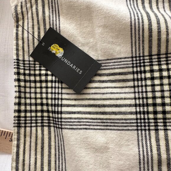 No Boundaries Oversized Men's Large Black Cream Plaid Hooded Flannel Shacket NWT - Picture 10 of 10